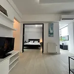 Lazynest - Charming Apartment Near Cismigiu Park