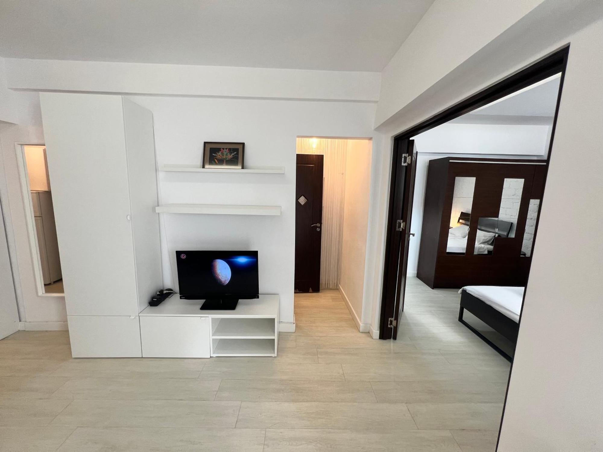 Lazynest - Charming Near Cismigiu Park Apartment *